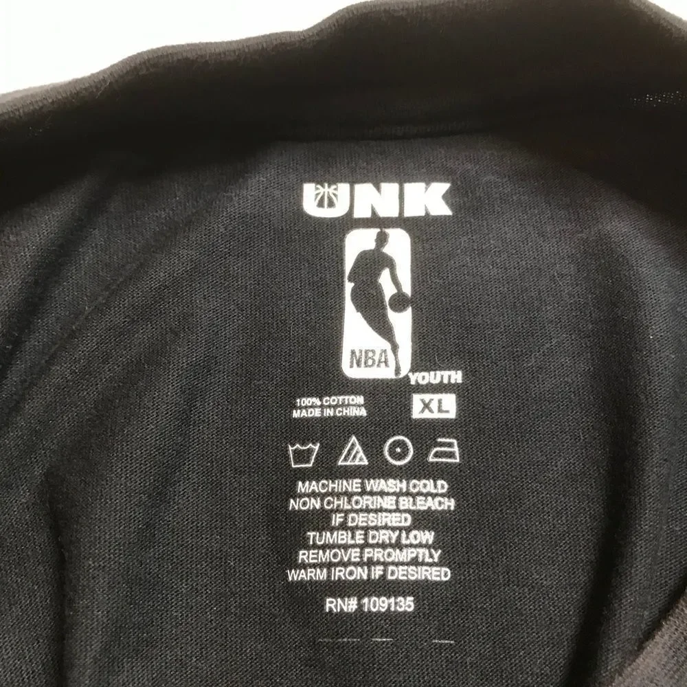 NBA Trailblazers Unk Officially Licensed T-Shirt Youth Size XL